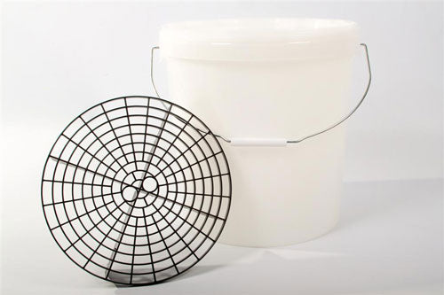 2 x Juicy Detailing 18Ltr Wash Bucket + Grit Guard